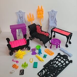 Monster High Freaky Fusion Catacombs Playset Furniture & Accessories